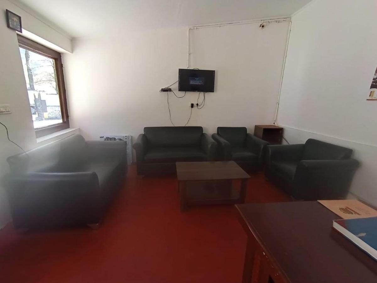 Flora Hills View Hotel Manali  Ngoại thất bức ảnh