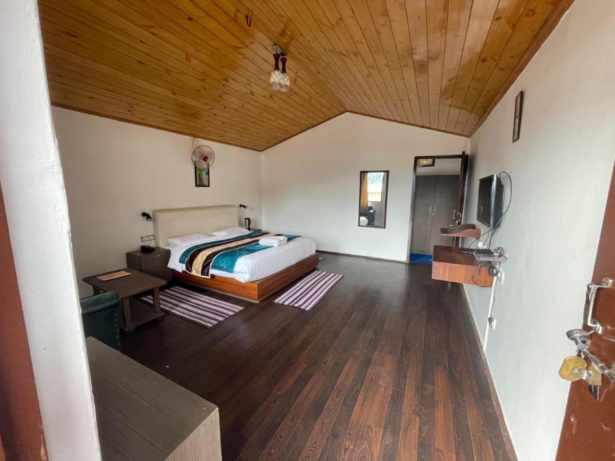 Flora Hills View Hotel Manali  Ngoại thất bức ảnh