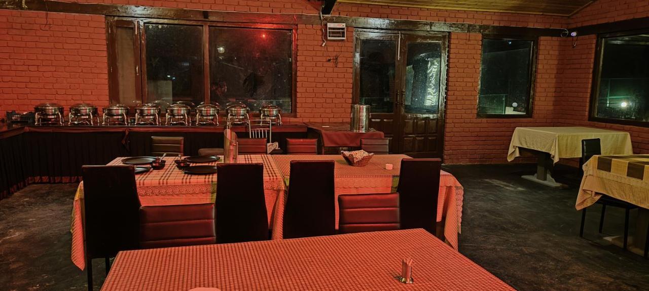 Flora Hills View Hotel Manali  Ngoại thất bức ảnh