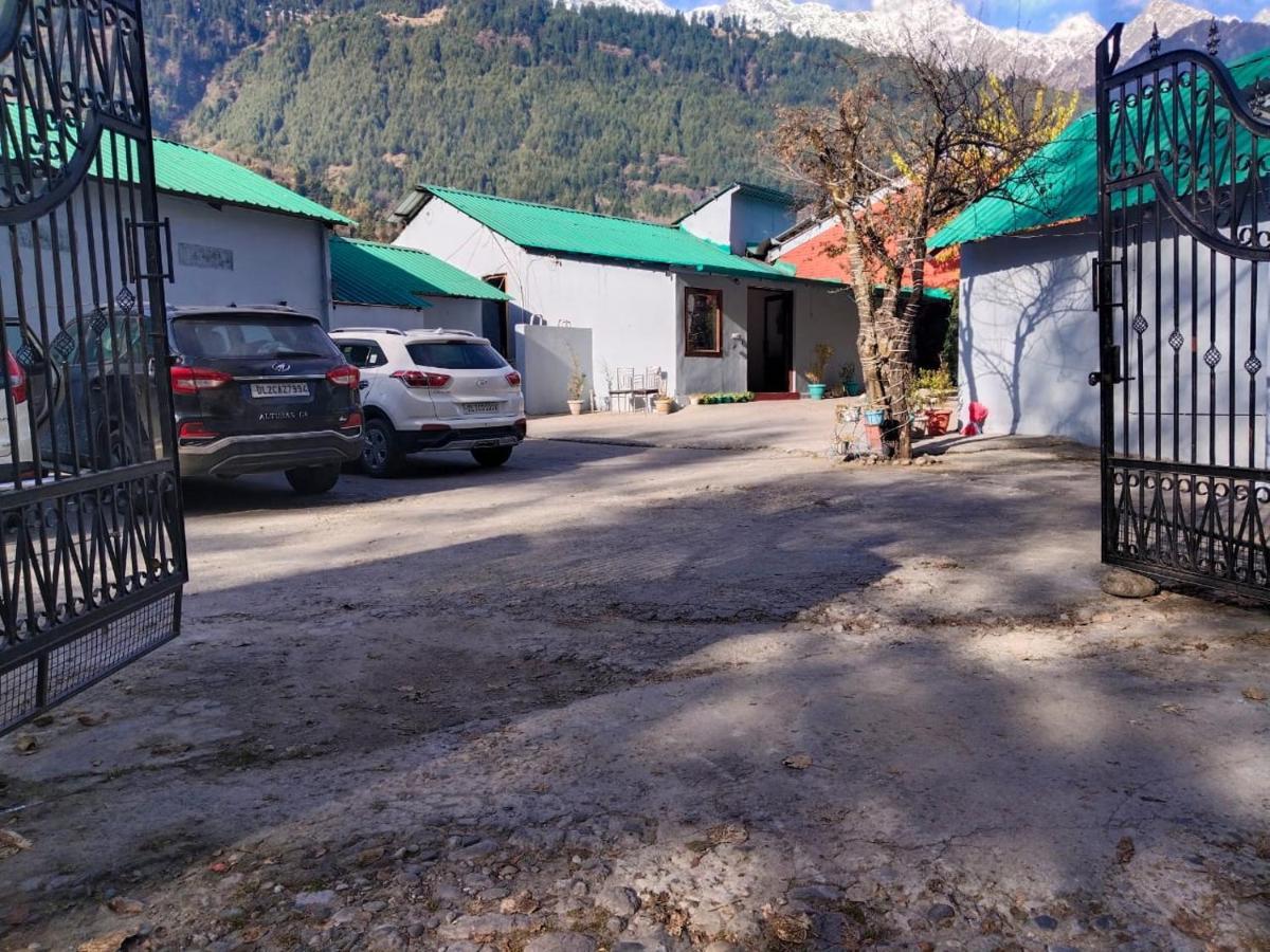 Flora Hills View Hotel Manali  Ngoại thất bức ảnh