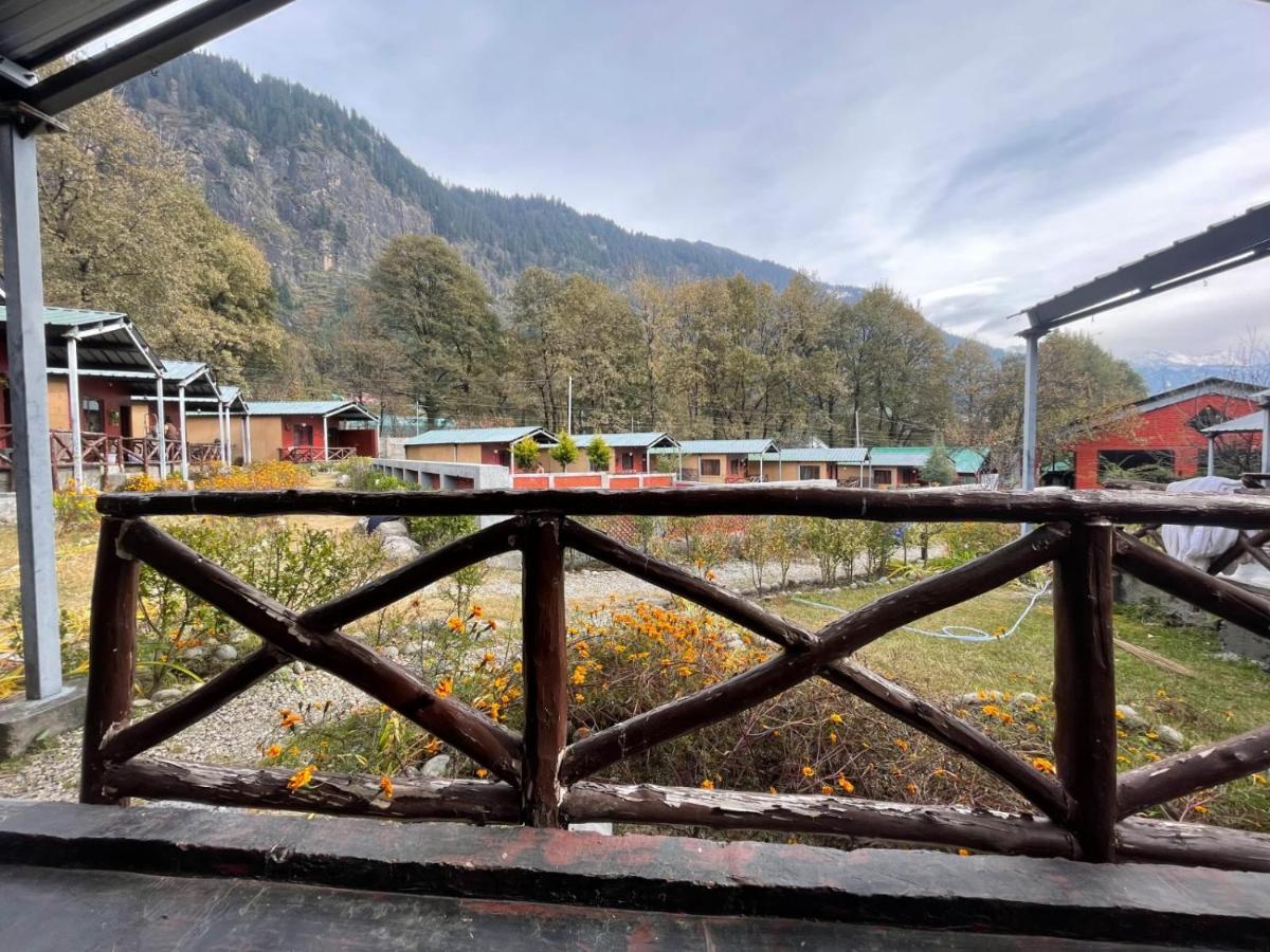 Flora Hills View Hotel Manali  Ngoại thất bức ảnh
